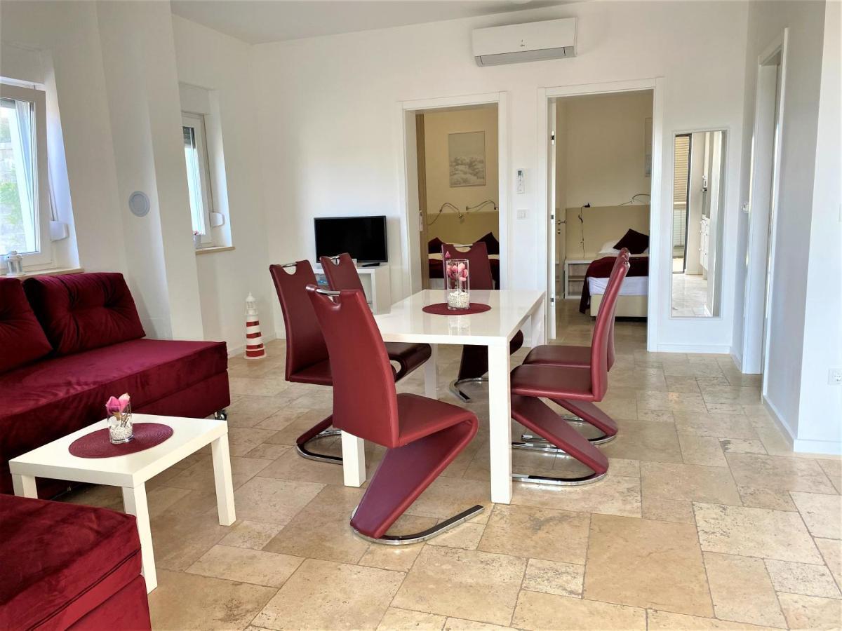 Villa M - Your Business & Holiday Apartment In Шибеник Экстерьер фото