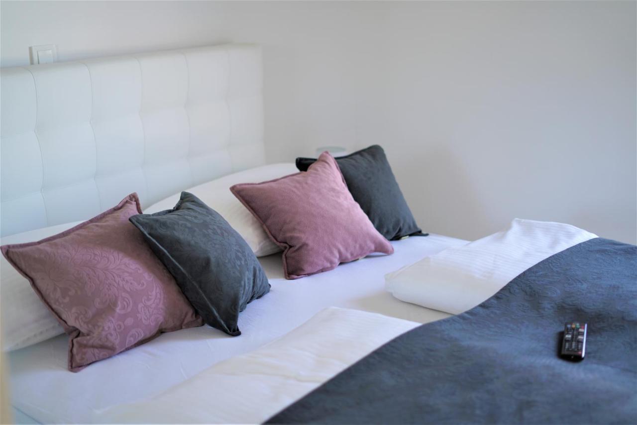 Villa M - Your Business & Holiday Apartment In Шибеник Экстерьер фото