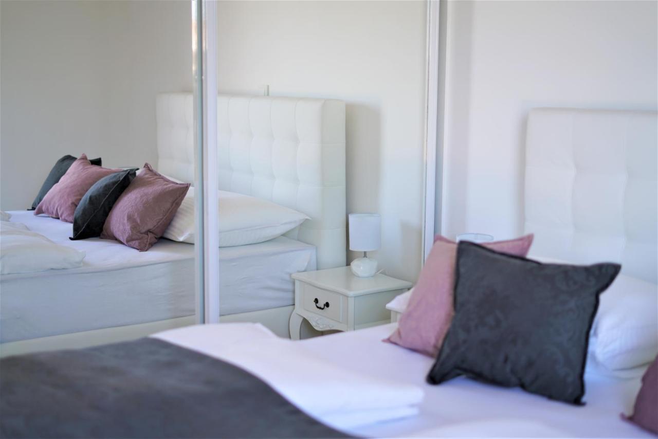 Villa M - Your Business & Holiday Apartment In Шибеник Экстерьер фото