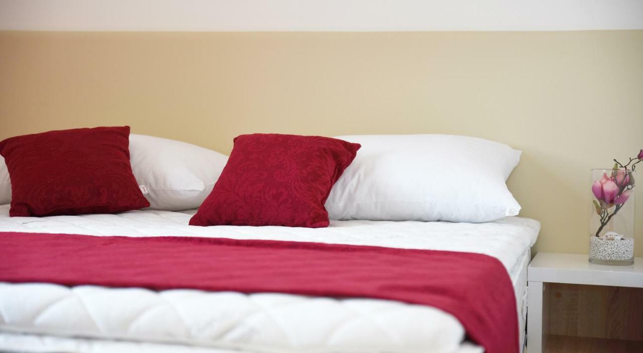Villa M - Your Business & Holiday Apartment In Шибеник Экстерьер фото