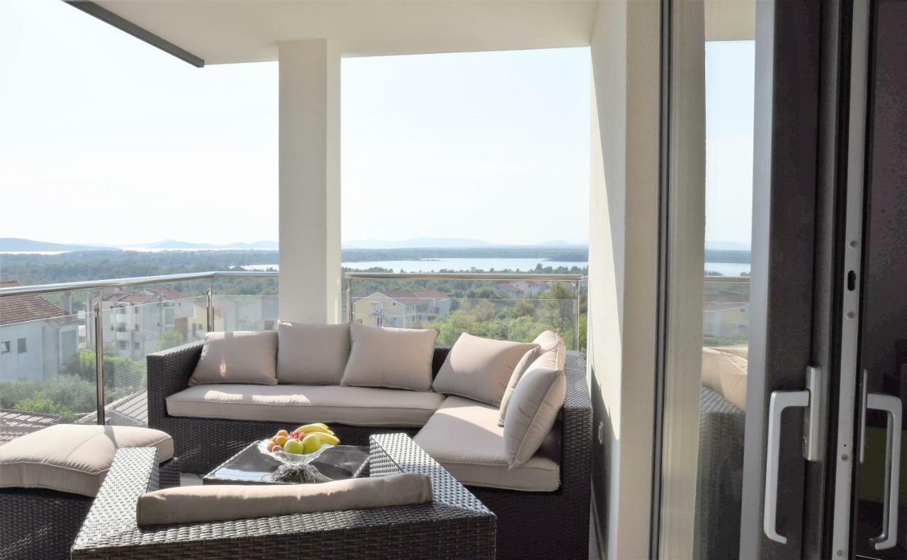 Villa M - Your Business & Holiday Apartment In Шибеник Экстерьер фото